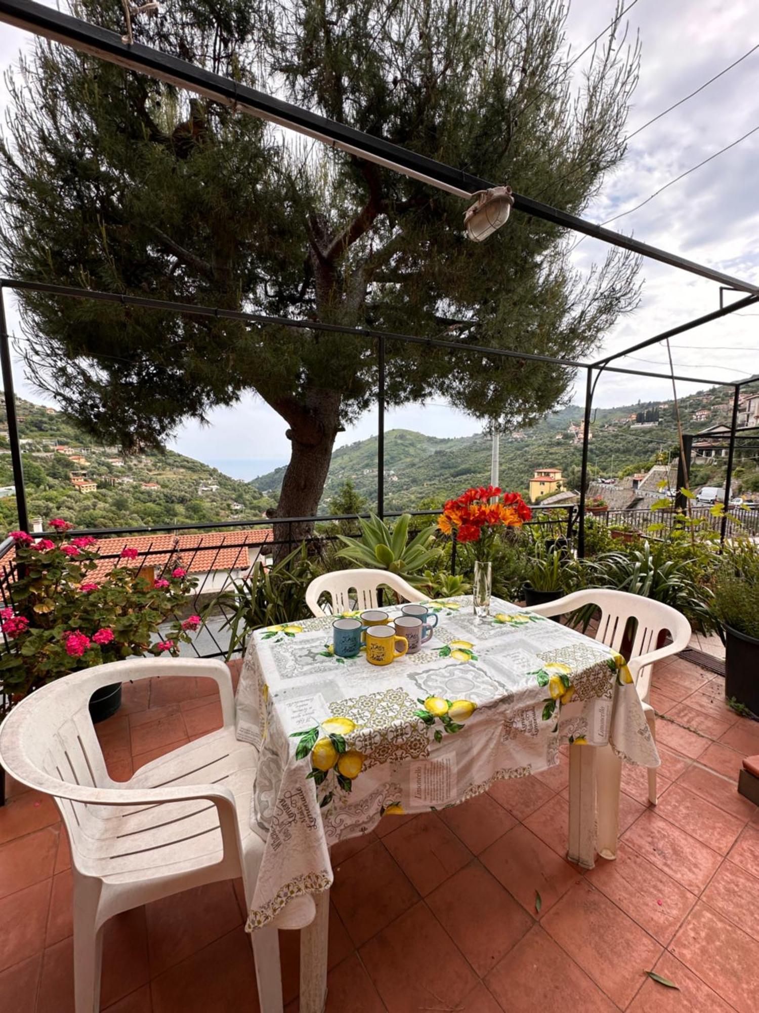 Apartament Sanremo Mare E Relax - Affittasi "Casa Illiade" Con Parcheggio Libero, Terrazza E Wi-Fi Zewnętrze zdjęcie